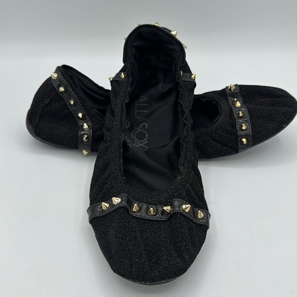 Ballasox Corso Como womens black studded ballet classic travel flats size US 11.